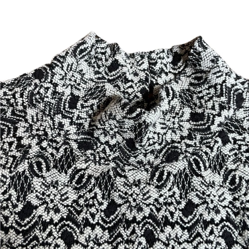 SUNDANCE Women's Black and White Patterned Blouse Size Small - Picture 5 of 9